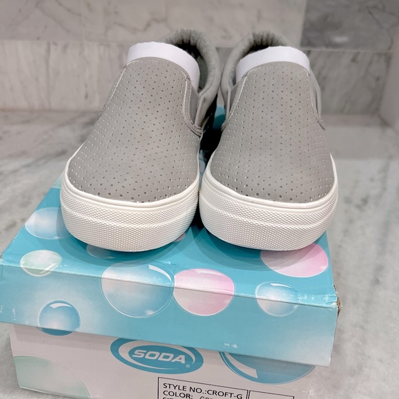 SODA Women’s Faux Leather Gray Croft Slip On - Picture 5 of 13